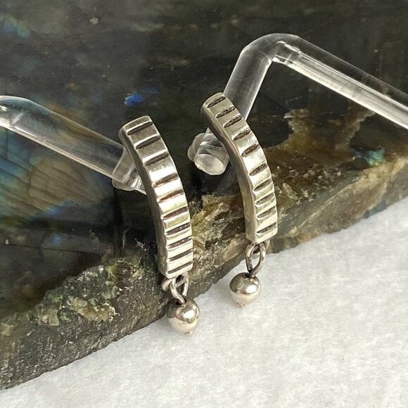 Solid Sterling Silver 925 Curved Textured Quarter Hoop Dangle Ball Post Earrings - Picture 4 of 16